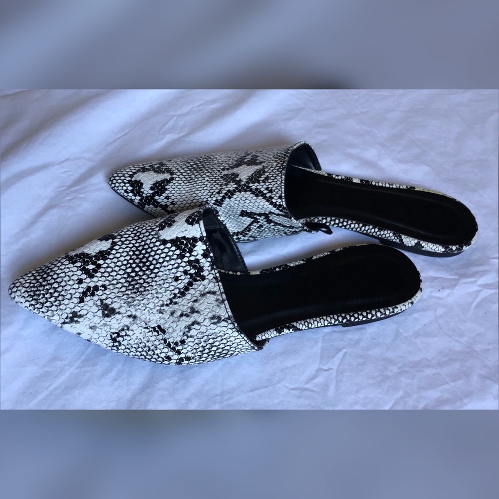 Charlotte Russe Snakeskin Flats - 7